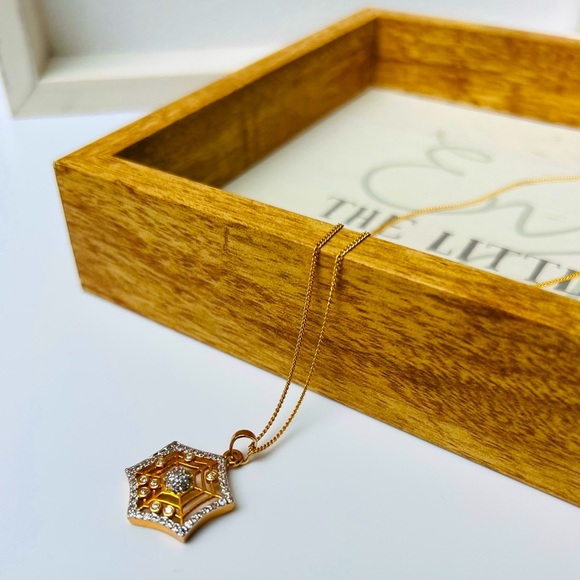 Spider Web Necklace 18k Gold Plated Luxury Jewelry - Picture 2 of 8